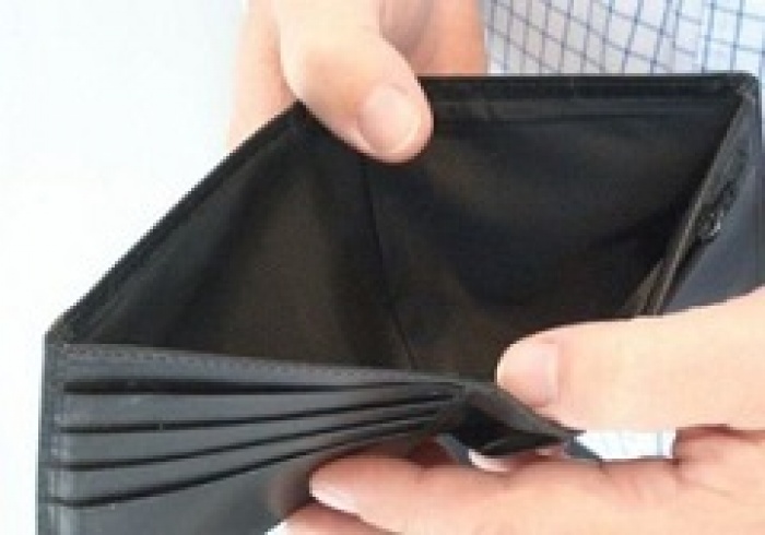 Реальные доходы украинцев упали на 34%