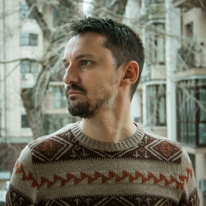 Каждый креативный директор до того, как его заменит робот, должен поработать на Воздвиженке