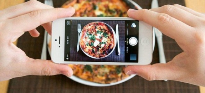 На сообщества о еде подписана каждая третья, а обитательницы FaceBook всё ещё фотографируют блюда в кафе