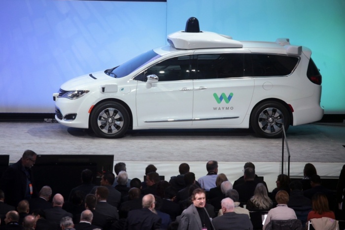 Alphabet готовится к запуску сервиса автономных такси