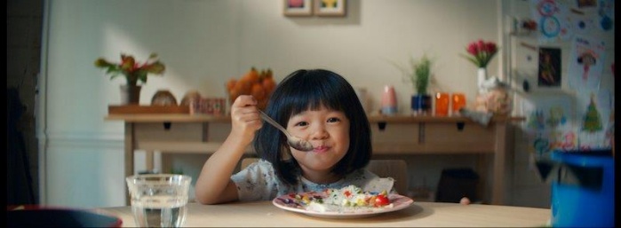 Обычные французы стали героями первой совместной кампании Auchan и Serviceplan