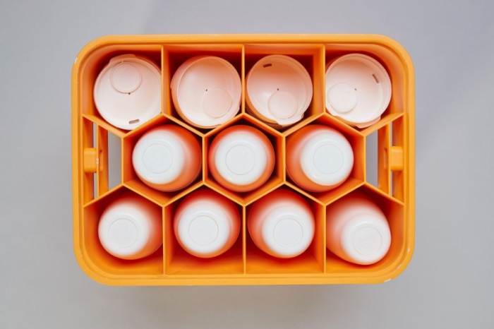 McDonald’s и Starbucks разрабатывают многоразовые пластиковые стаканчики с метками для отслеживания