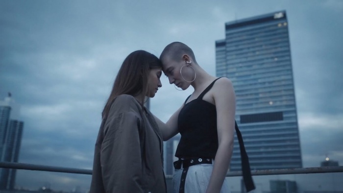 «Вы не одиноки»: кампания от Serviceplan для R+V Versicherung против общественного эгоизма