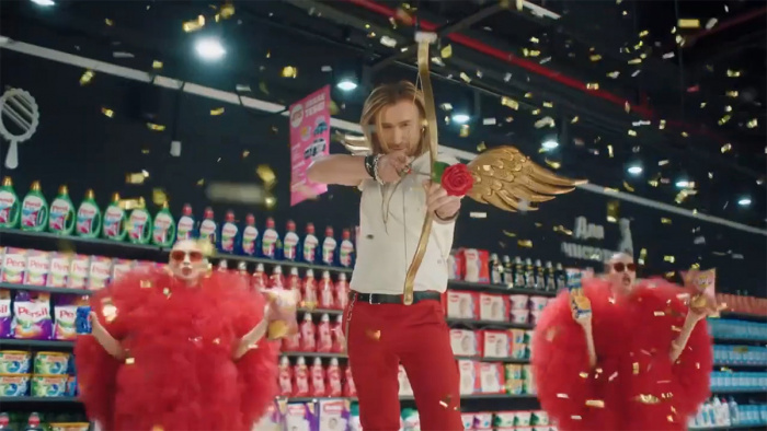 Олег Винник у ролі Купідона: найамурніша акція року від мережі «АТБ»