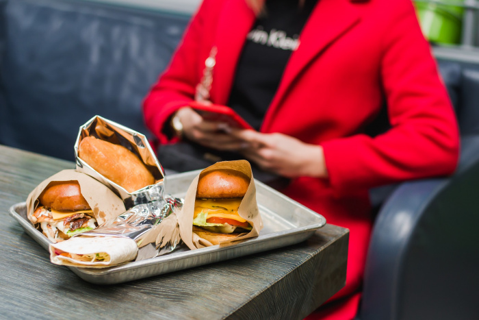 Перші фуд-холи від Дмитра Борисова відкриваються на АЗК WOG у Києві