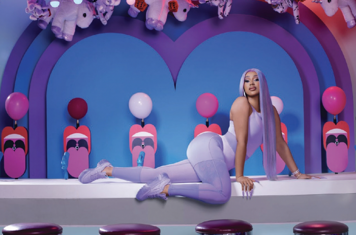 Жарко и ярко: Карди Би запускает первую коллекцию одежды в партнерстве с Reebok