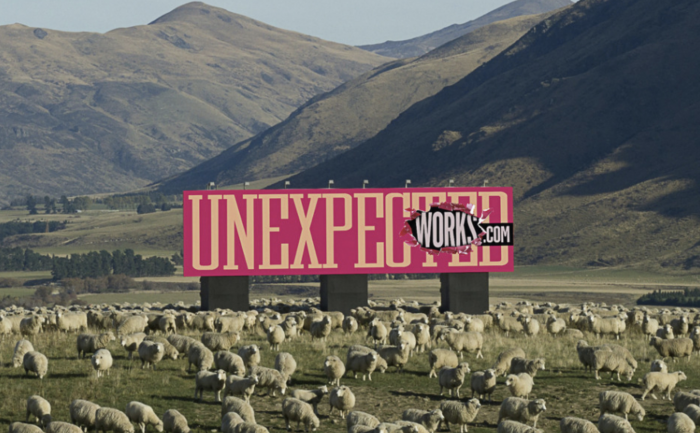 Агентство DDB разместило рекламу на пастбище среди 40 тысяч овец