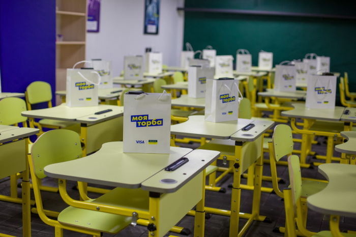 У рамках благодійного проєкту Ощадбанку та Visa «Подаруйте укриття дітям» у шосткинській школі №6 відкрили оновлене укриття