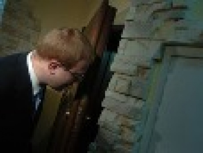 Парламент принял закон о публичной информации, но отложил его вступление в силу на три месяца