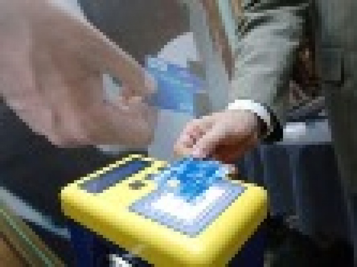 Банкам хотят запретить брать комиссию за обналичивание карточек в банкоматах  