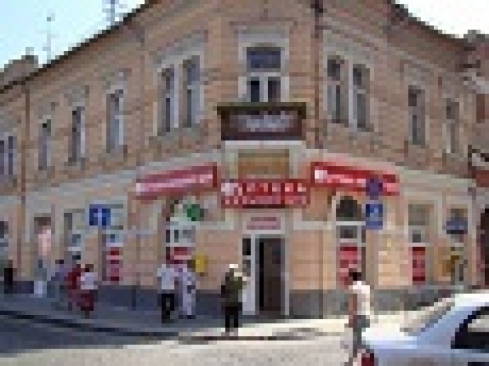 Аптекам разрешили указывать уровень цен на вывесках